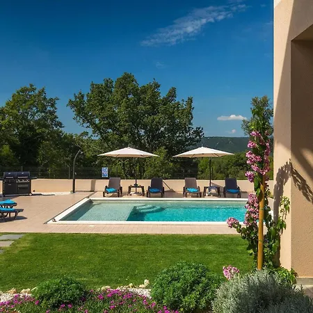 Noela Ferienhaus Pula