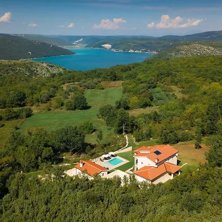 Holiday home Noela *